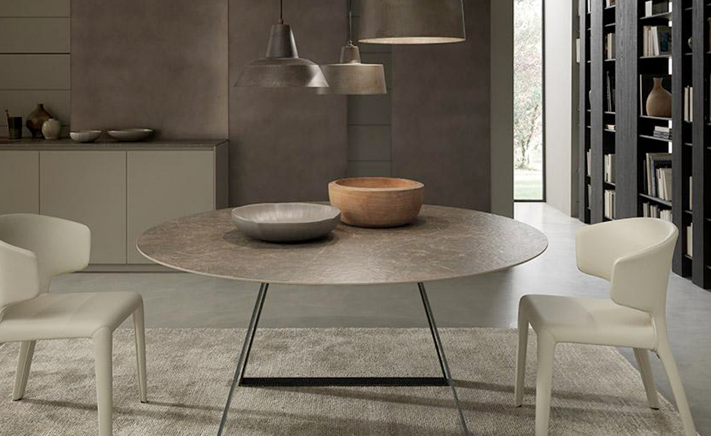Blade Table