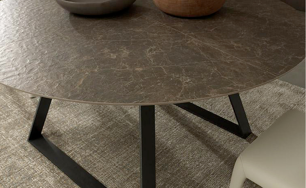 Blade Table